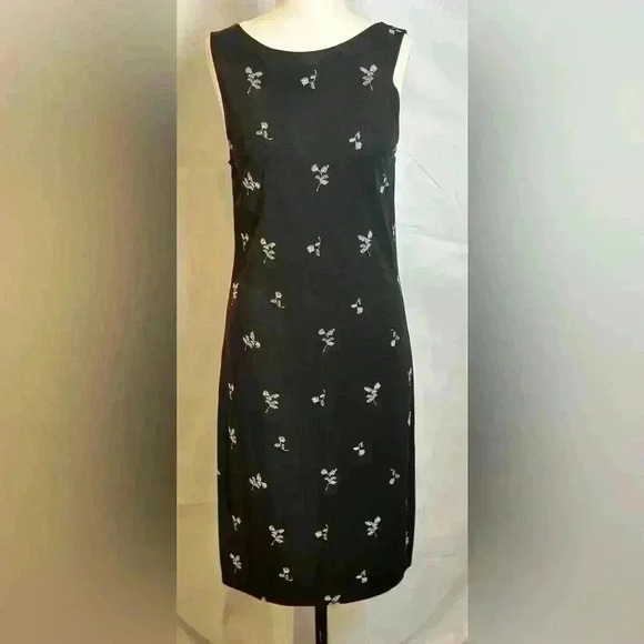Ann Taylor Black Sheath Dress with embroidered white flowers (size 10) - Picture 2 of 7